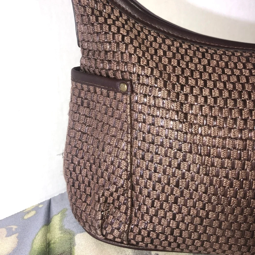 Relic Weaved Tassel Purse - Picture 7 of 15